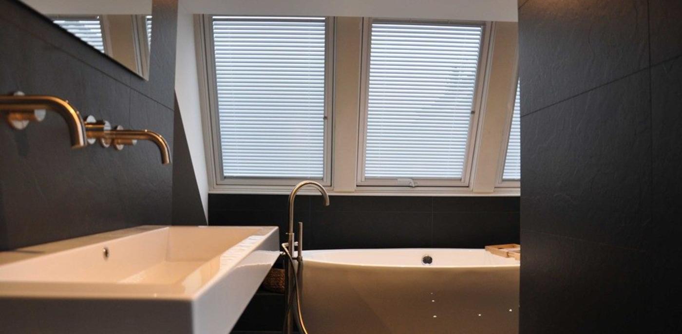 Raamdecoratie voor dakraam